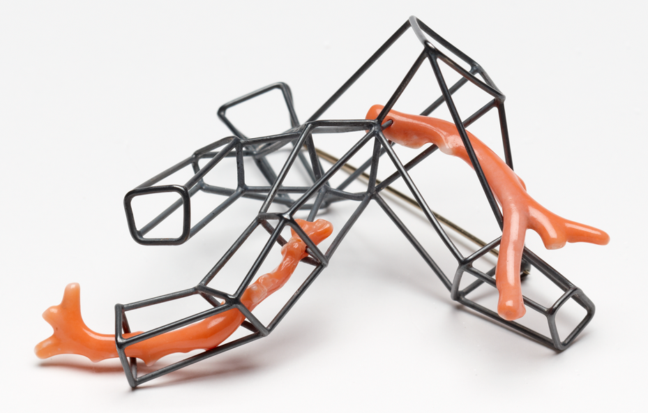 Brooch (2012) - oxidised silver and coral - 7.5x7.5x4cms - Broches - Argent oxydé et corail - 7.5x7.5x4cms - photo Jeremy Dillon Brooch (2012) - oxidised silver and coral - 7.5x7.5x4cms - Broches - Argent oxydé et corail - 7.5x7.5x4cms - photo Jeremy Dillon